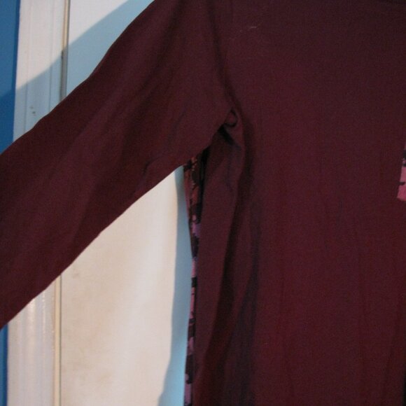 Cat Sleepwear Set NWT $80 Medium Cats Kittens Top & Pajama Pants Burgandy Wine - Picture 3 of 9